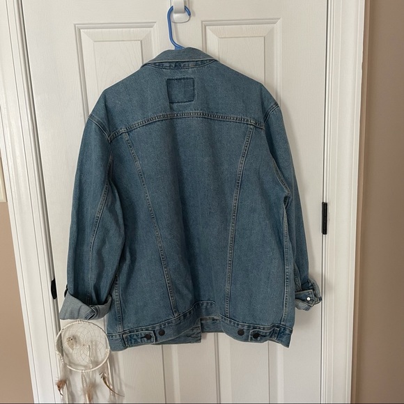 Levi’s Denim Jacket - Picture 2 of 4